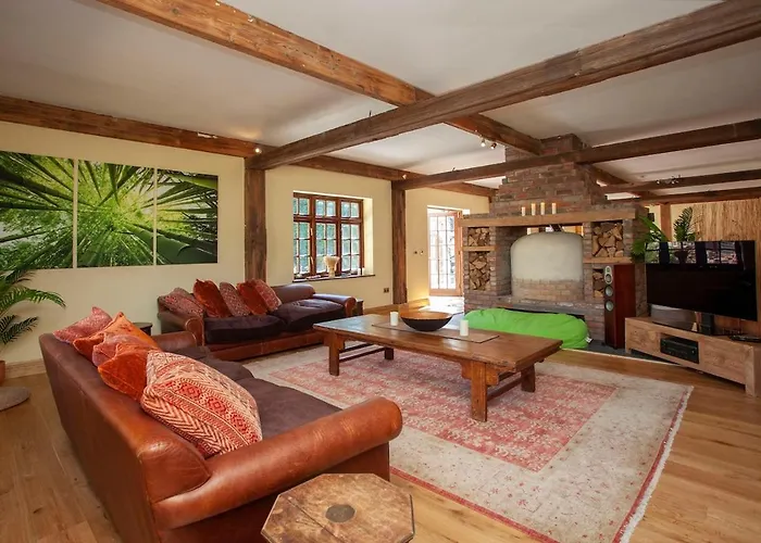 Villa Olli's Summer House - Natural Pool & Jacuzzi Optional